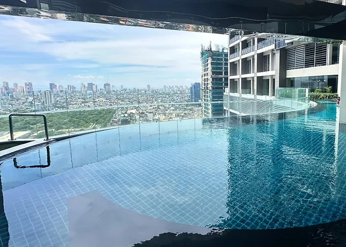 Apartment 3 Bedroom At Gramercy Residences Makati With Balcony And View For 6 To 10 Guests Small Pet Friendly *