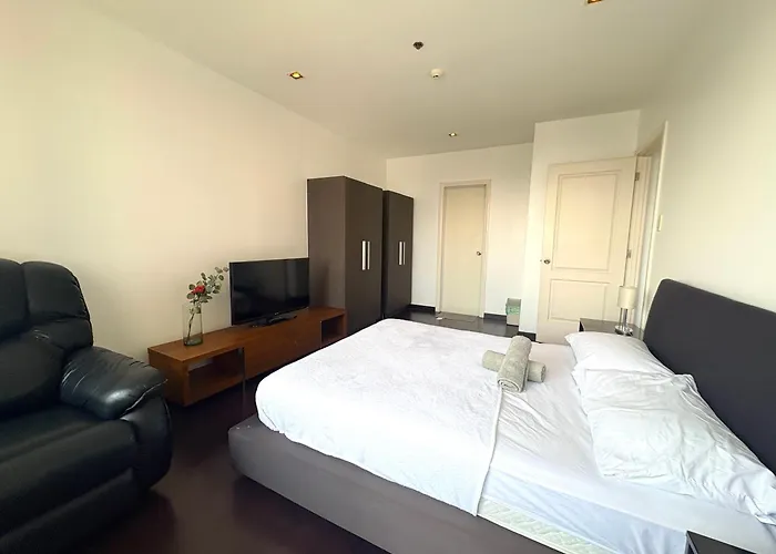 Apartment 3 Bedroom At Gramercy Residences Makati With Balcony And View For 6 To 10 Guests Small Pet Friendly